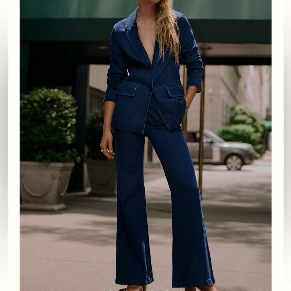 NWOT Maeve by Anthropologie tailored 90’s stretch denim blazer. Size Small